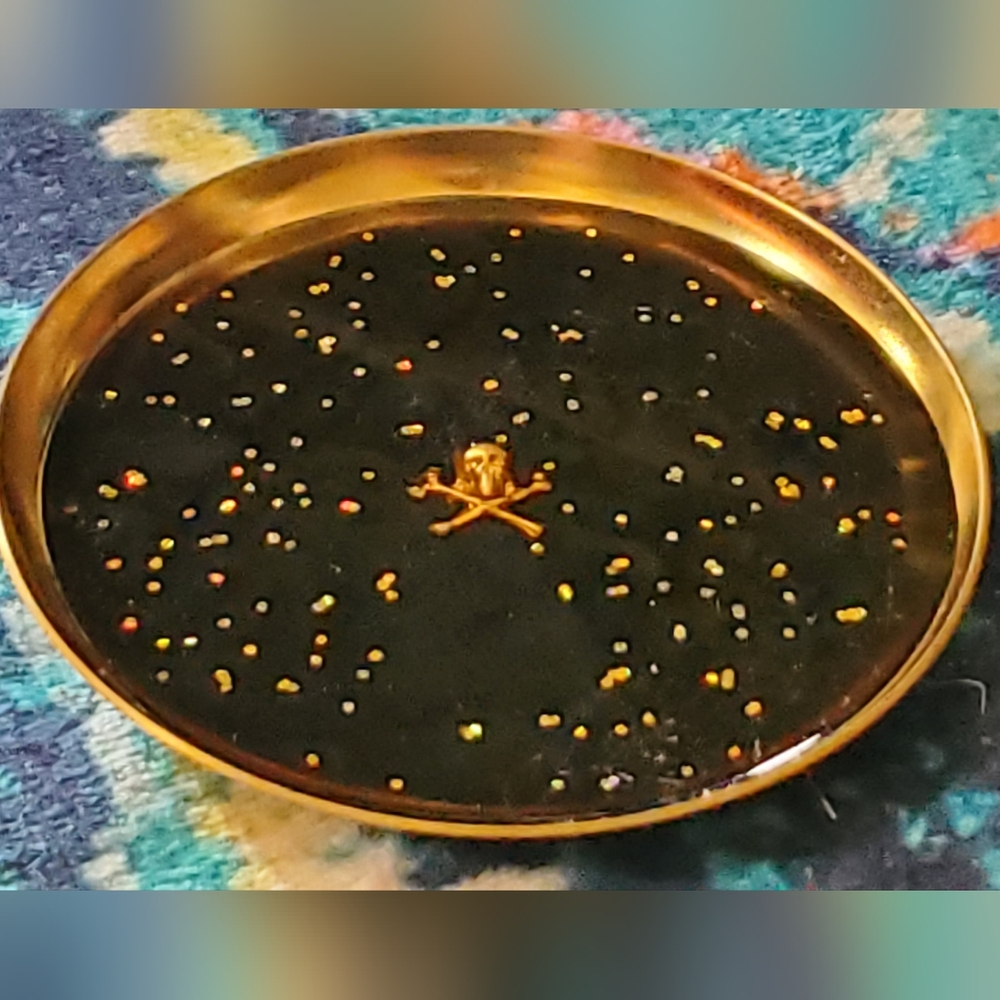 Gold and Black Reptile Feeding Dish